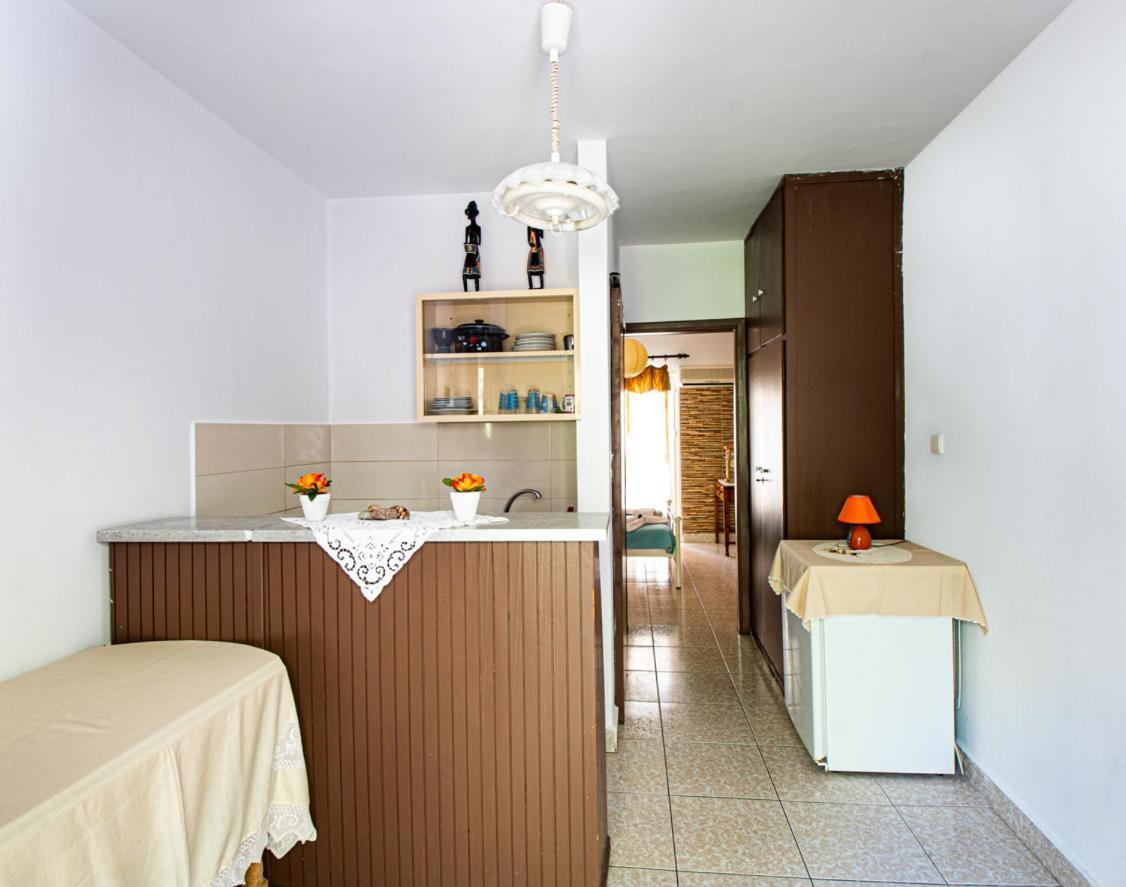 Lions Apartments Poros Town Exteriér fotografie