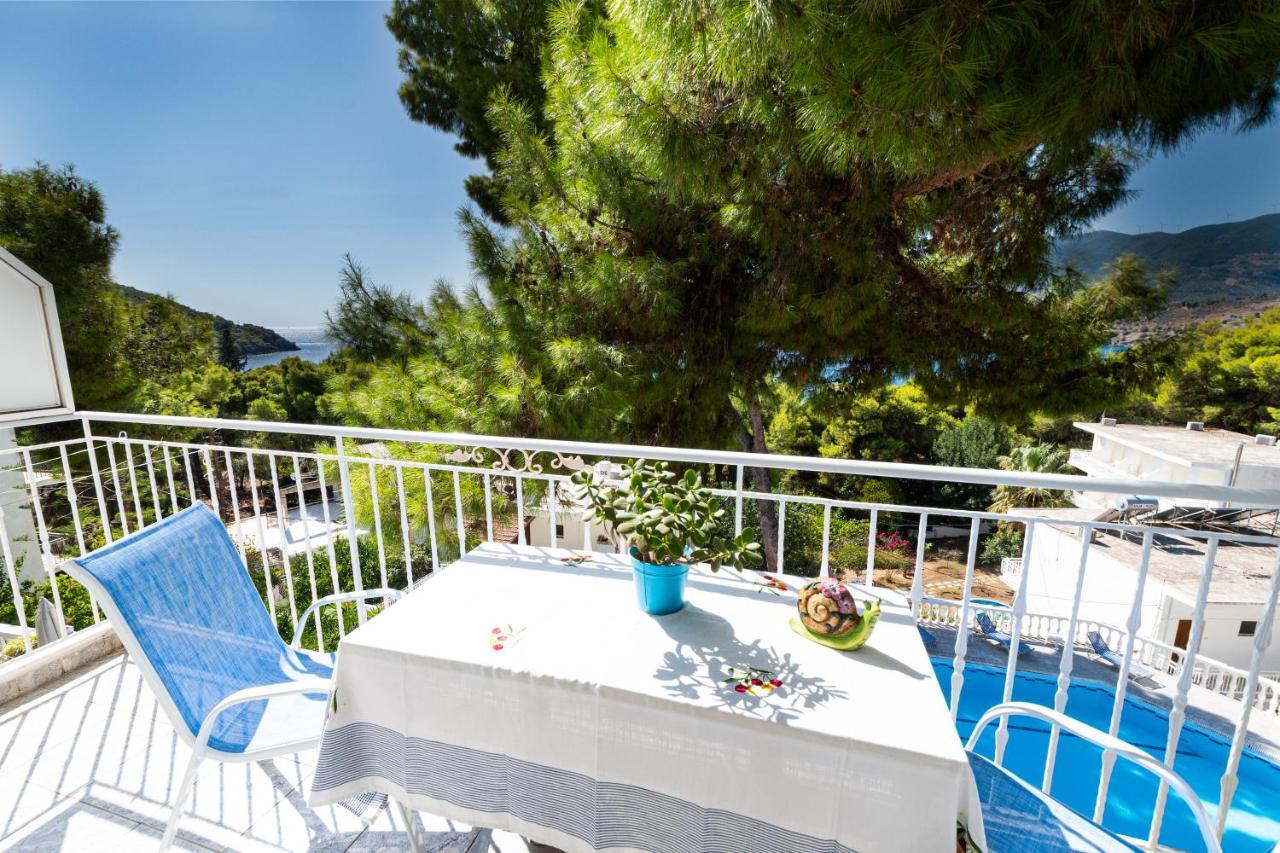 Lions Apartments Poros Town Exteriér fotografie