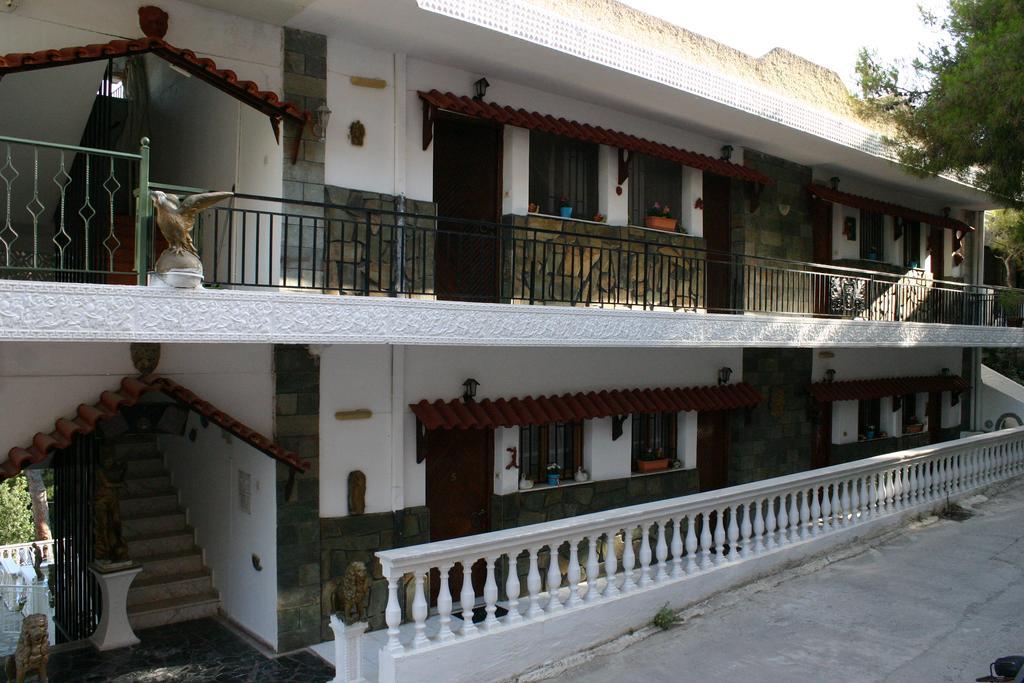 Lions Apartments Poros Town Exteriér fotografie
